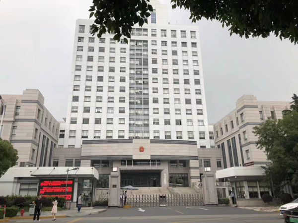搶劫價(jià)值兩萬(wàn)左右的手表會(huì)判幾年？深圳高級(jí)刑事律師來(lái)回答